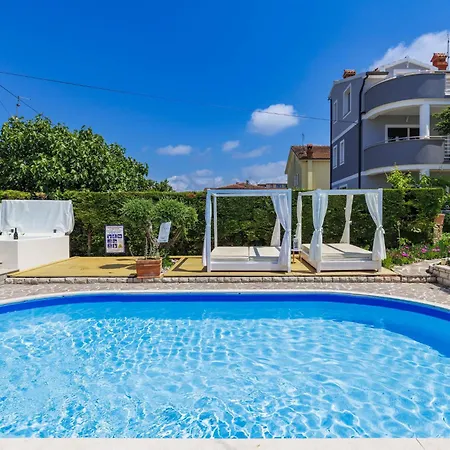 Nika-10 By Interhome