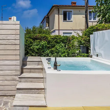 Nika-10 By Interhome * Umag