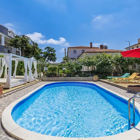 Apartment Nika-10 By Interhome