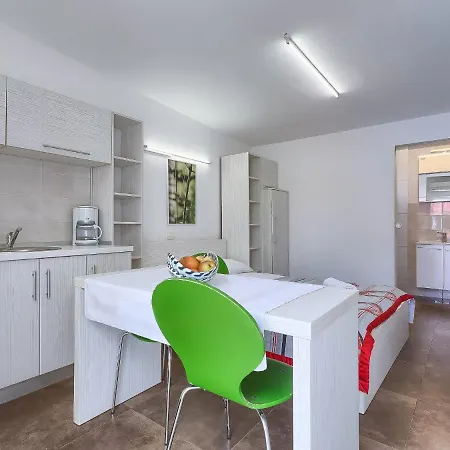 شقة Nika-10 By Interhome *