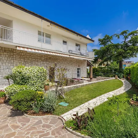 Nika-10 By Interhome Apartamento