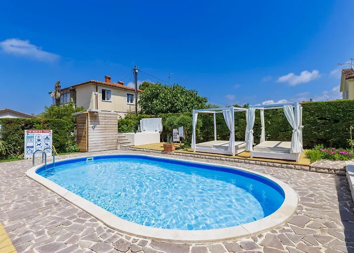 Nika-10 By Interhome