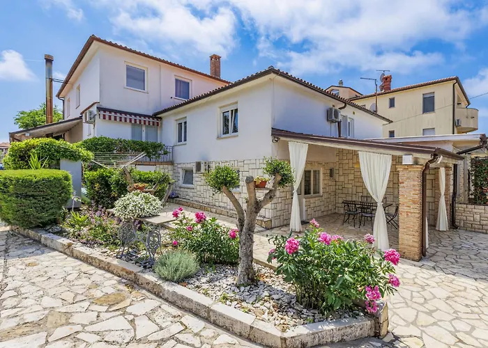 Nika-10 By Interhome *